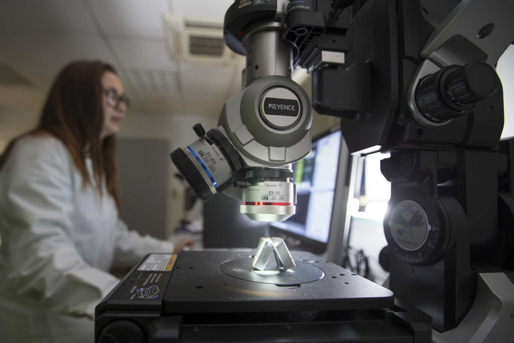 Metallographic examination under a digital microscope